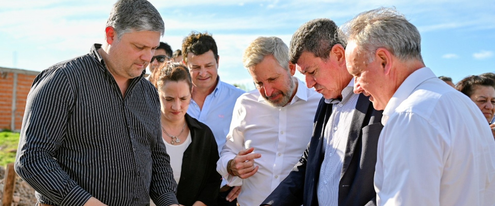 M&aacute;s de 300 familias de Concepci&oacute;n del Uruguay se benefician con la pavimentaci&oacute;n en barrios del IAPV