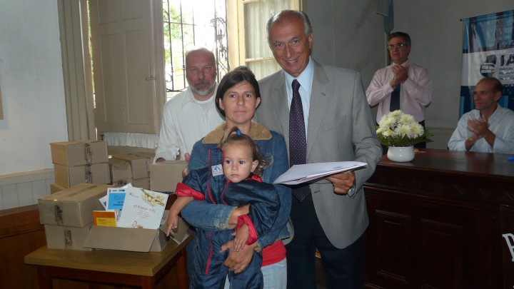 En Rosario del Tala el IAPV entreg&oacute; 14 nuevas viviendas