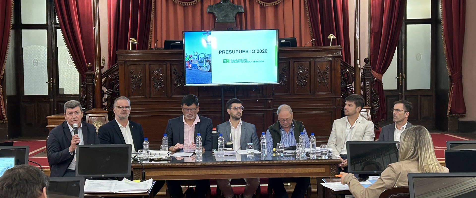 El equipo del Ministerio de Planeamiento present&oacute; el Presupuesto 2026 para la obra p&uacute;blica provincial