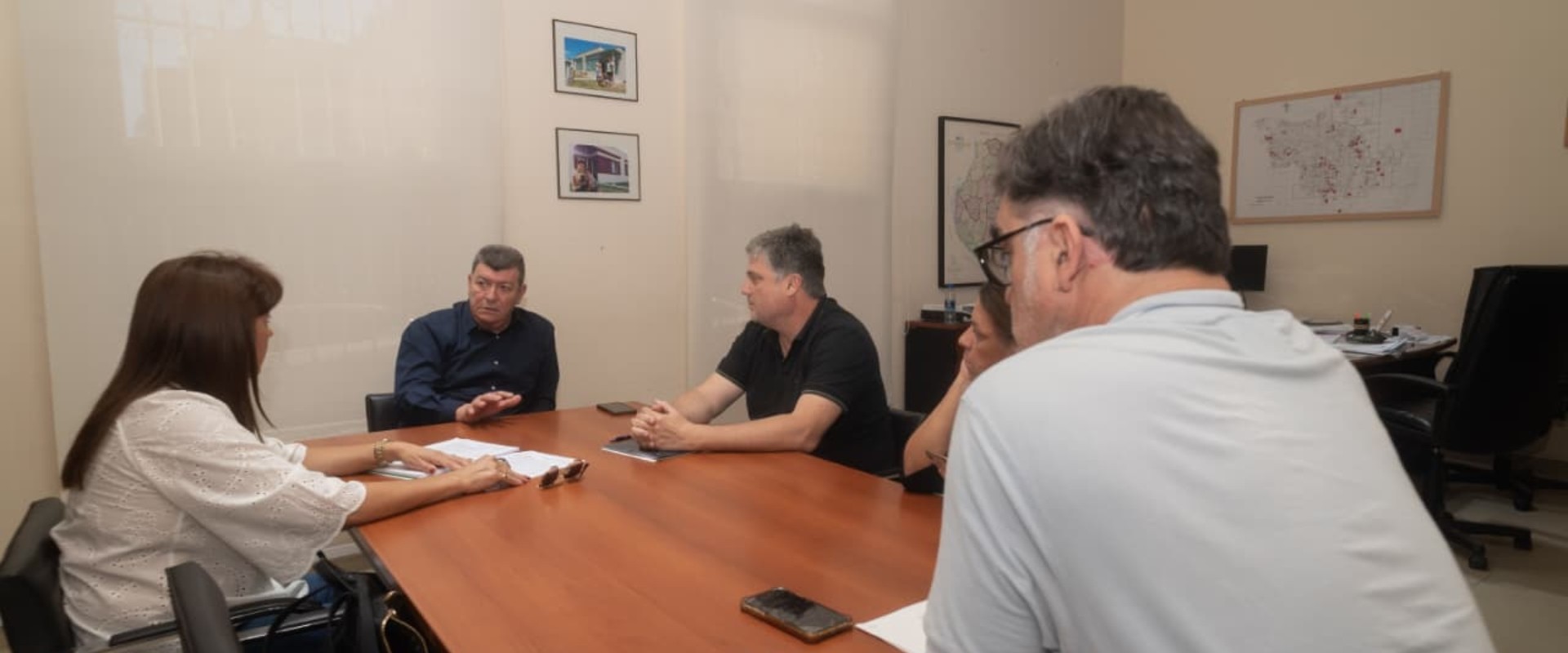 Coordinan pol&iacute;ticas de vivienda para fortalecer la agenda provincial en Feliciano