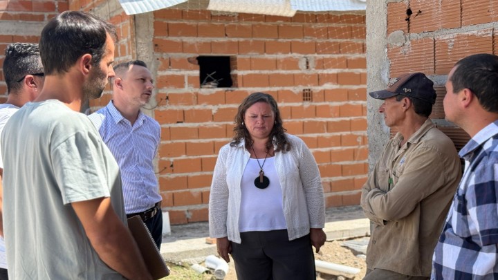 Recorrieron viviendas que se construyen en General Ram&iacute;rez