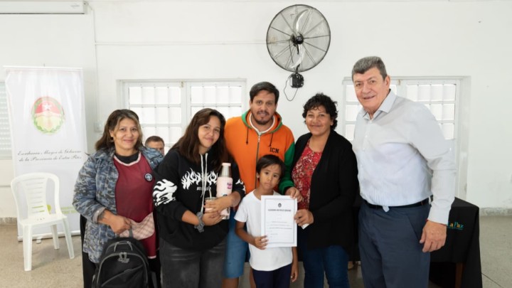 Familias de La Paz y Yeso Oeste recibir&aacute;n las escrituras de sus viviendas