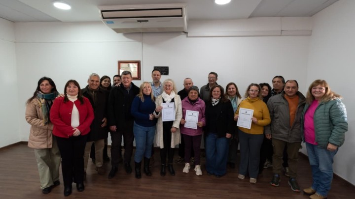 Se firmaron escrituras de viviendas para Diamante y Ram�rez