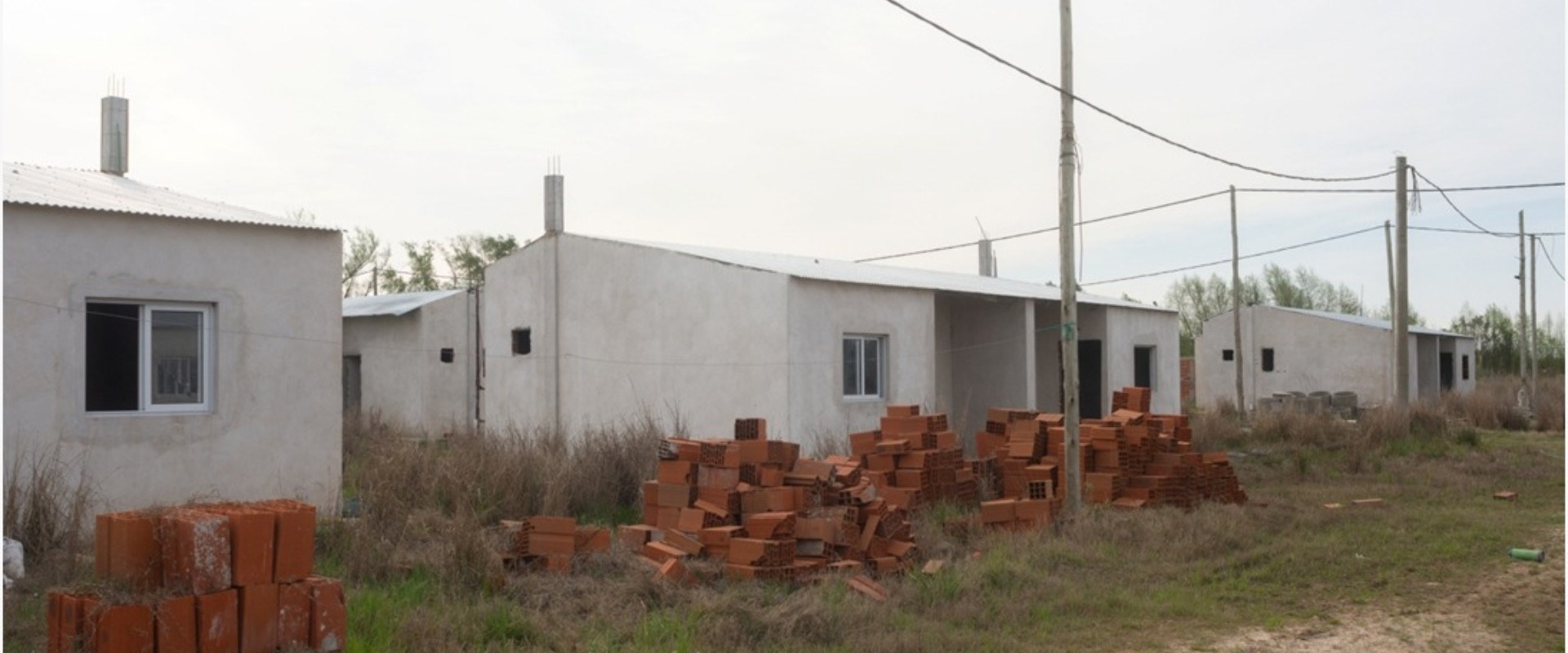 Con fondos provinciales, se licitar&aacute; la terminaci&oacute;n de 50 viviendas en Villa Paranacito