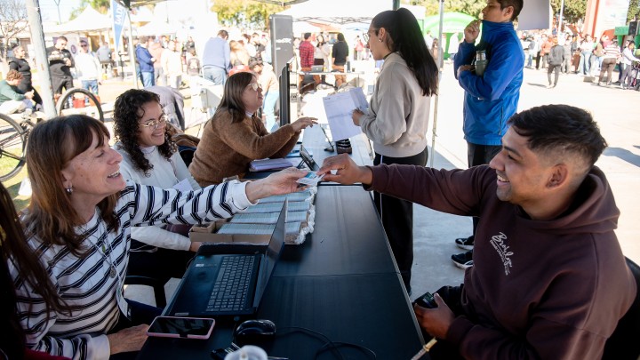 ER con Vos acerc&oacute; servicios y tr&aacute;mites provinciales al barrio San Agust&iacute;n