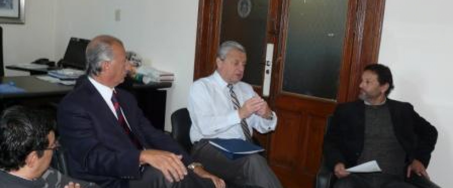 Se present&oacute; en la Naci&oacute;n la documentaci&oacute;n para la construcci&oacute;n de viviendas para docentes entrerrianos