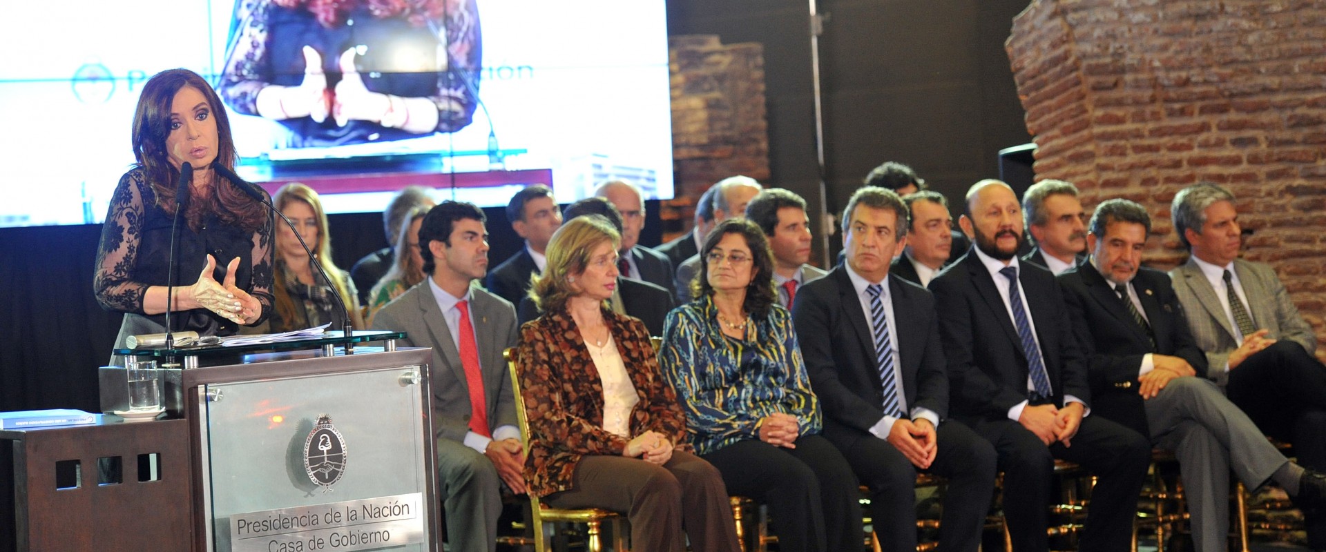 Se construir&aacute;n 1400 viviendas m&aacute;s en la provincia a trav&eacute;s del Procrear