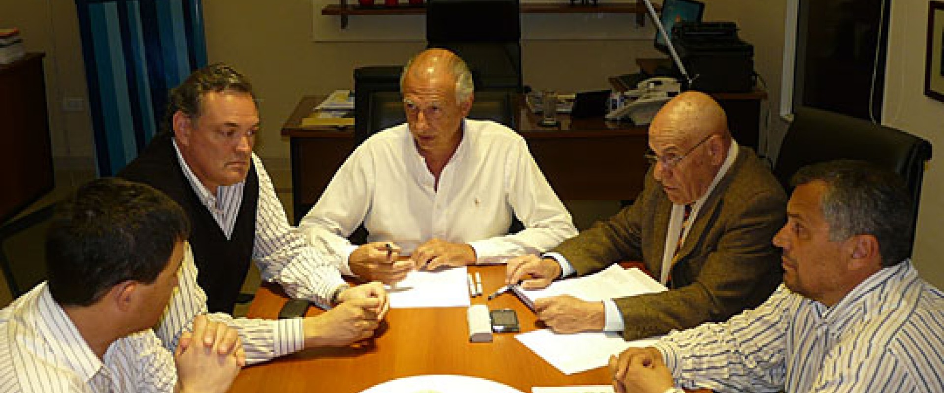 Se firm&oacute; el contrato para construir 46 nuevas viviendas en Chajar&iacute;