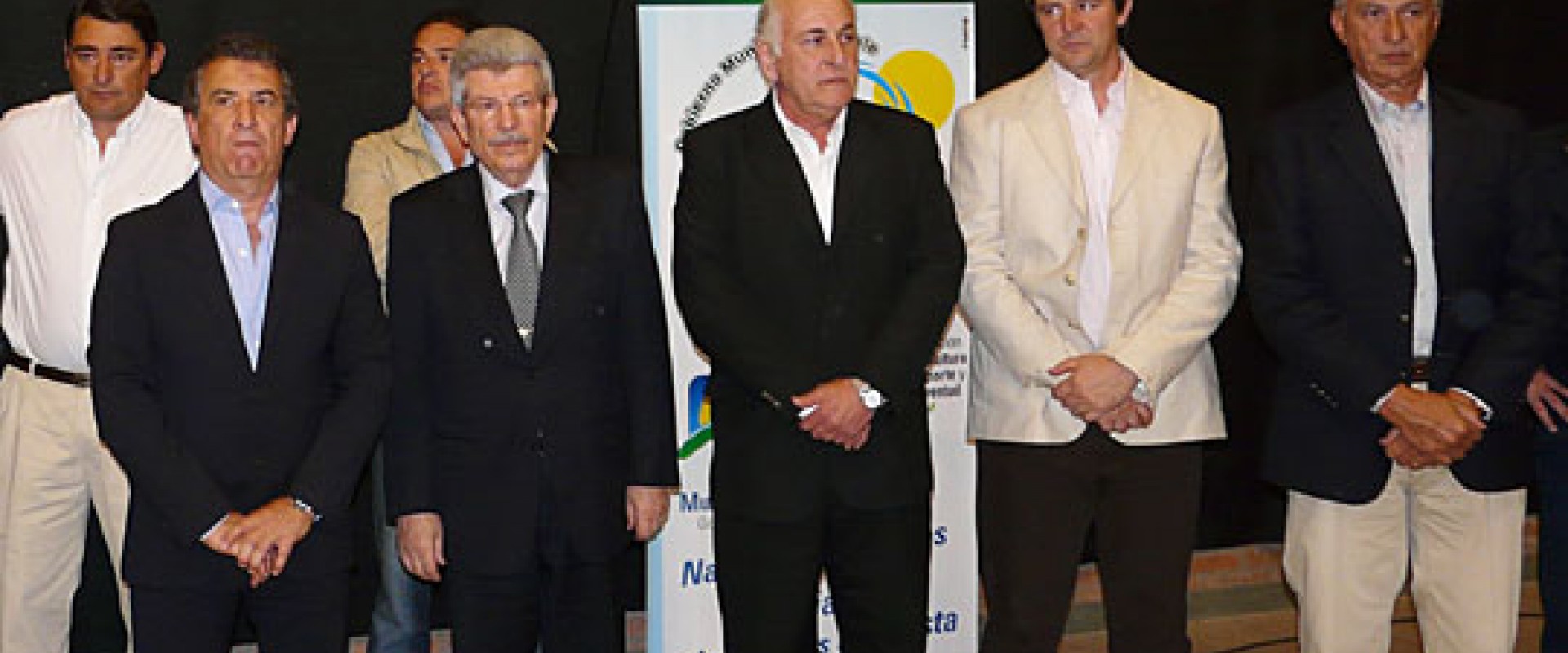 El gobierno entreg&oacute; 20 viviendas para vecinos de Viale