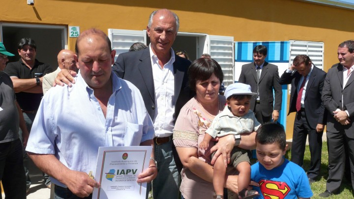 Se inauguraron 48 viviendas m&aacute;s en Gualeguay para trabajadores estatales