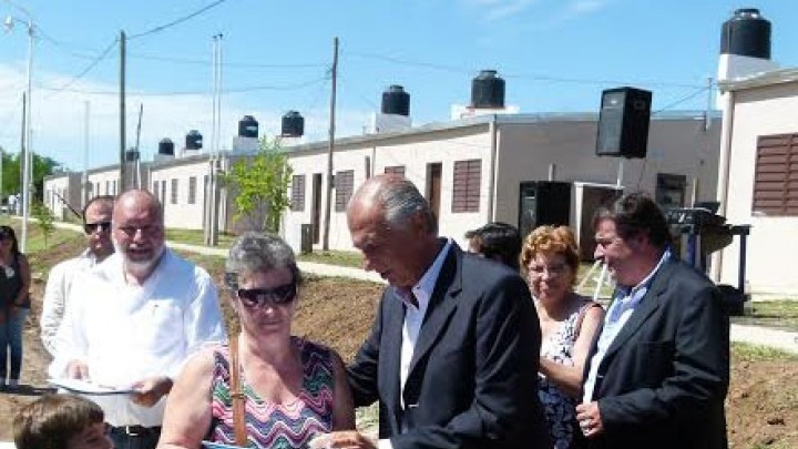 Se entregaron 50 viviendas del IAPV en Col&oacute;n