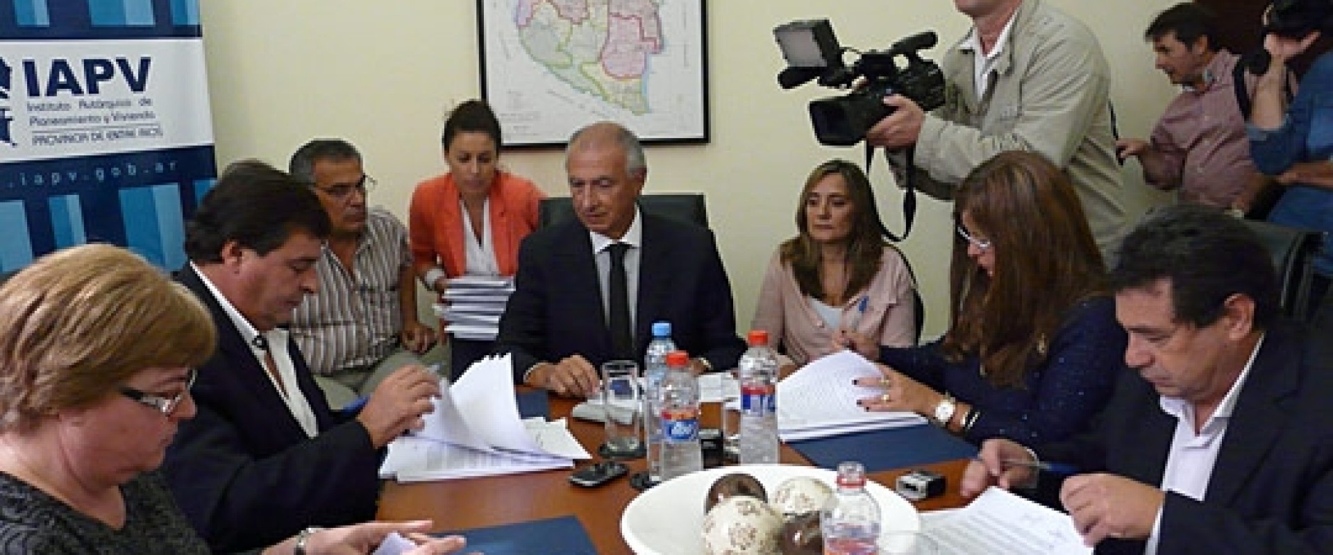 El gobierno rubric&oacute; convenios para mejoramientos habitacionales en ocho municipios
