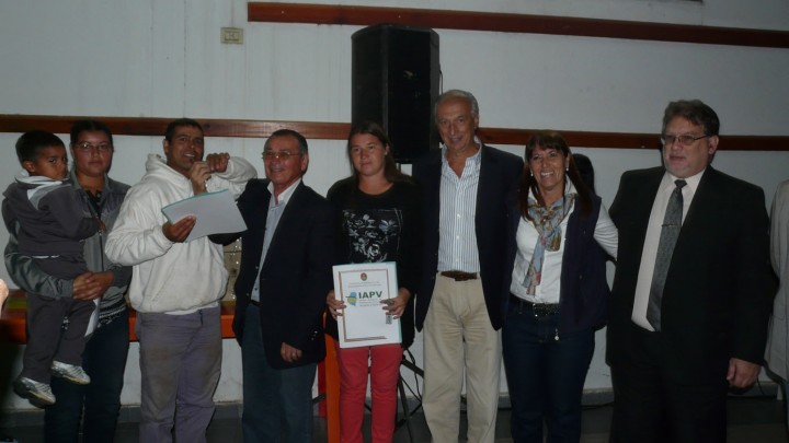 Recibieron su casa propia 12 familias del barrio Aleluya de Federaci&oacute;n