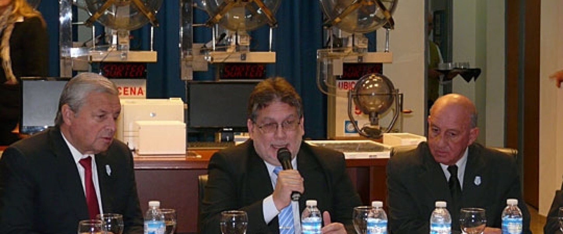 Se sortearon viviendas del IAPV para Concepci&oacute;n del Uruguay y Gualeguaych&uacute;
