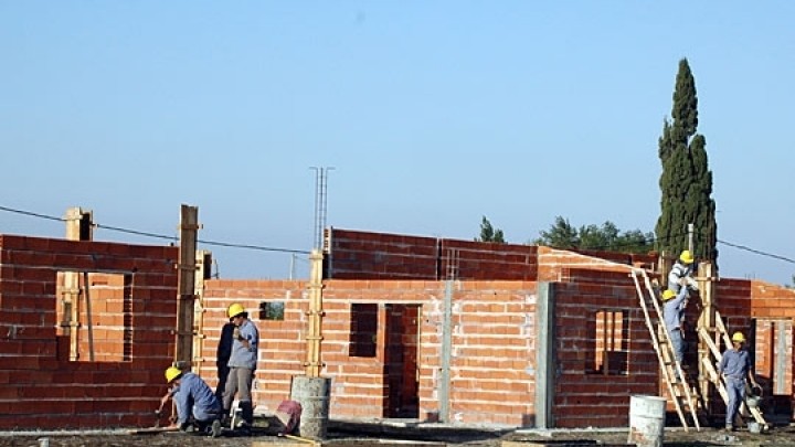 Actualizar&aacute;n datos para acceder a una vivienda en Enrique Carb&oacute;