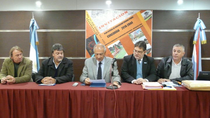 Se abrieron los sobres para nuevas viviendas del IAPV para Puerto Yeru&aacute;