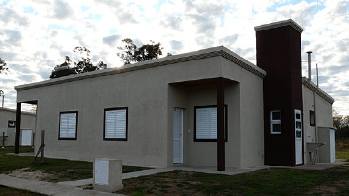 El gobierno inaugur&oacute; una oficina del Registro Civil  y 10 viviendas en Enrique Carb&oacute;