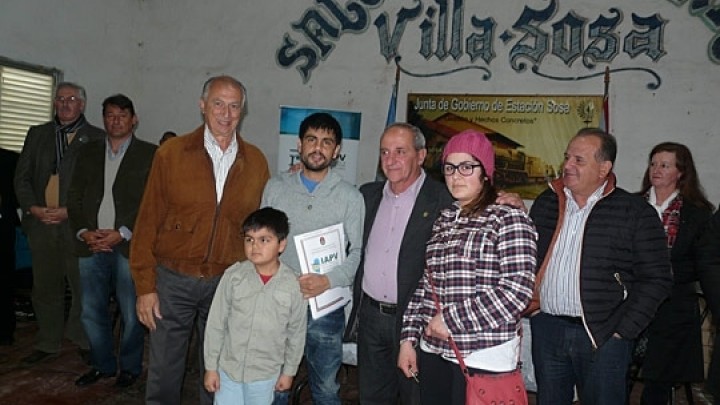 Diez familias de Estaci&oacute;n Sosa recibieron nuevas viviendas del IAPV