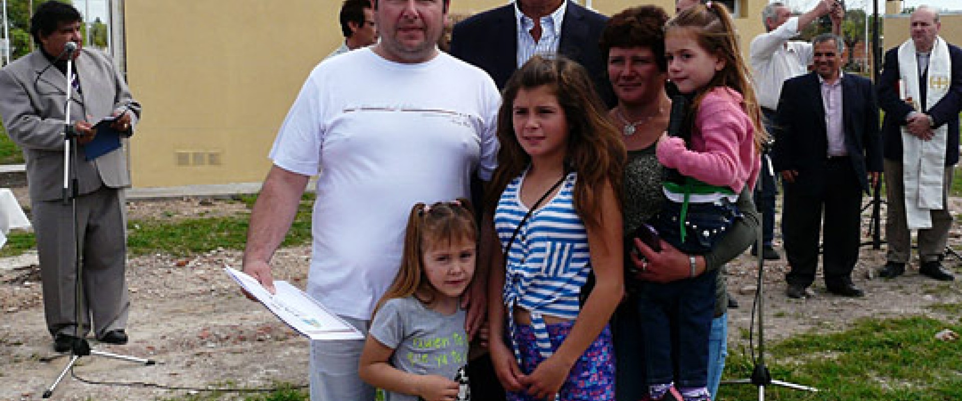 Inauguraron 27 viviendas del IAPV en Nogoy&aacute;