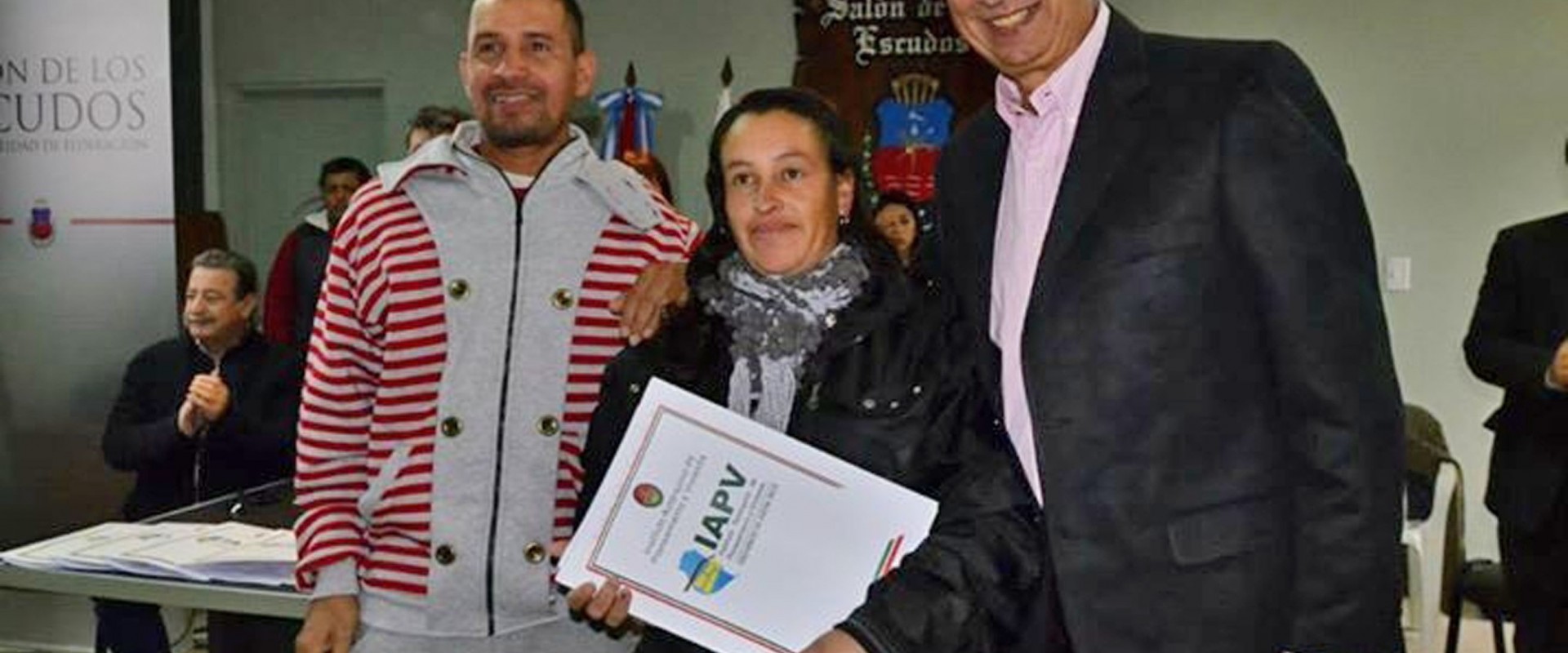 Familias de Federaci&oacute;n recibieron nuevas viviendas del IAPV