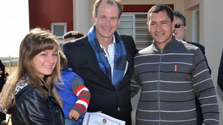 El gobierno inaugur&oacute; viviendas del IAPV en cuatro localidades entrerrianas