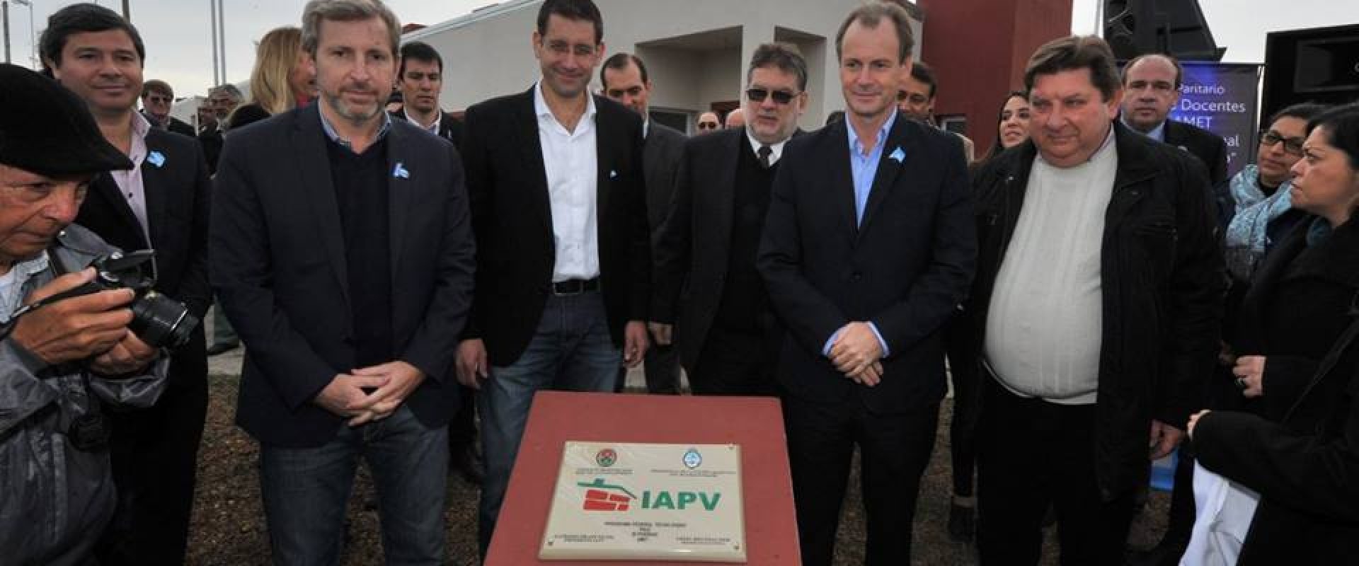 Docentes t&eacute;cnicos de Viale recibieron del IAPV sus nuevas viviendas