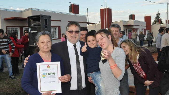 Nuevas familias de Gualeguaych&uacute; tienen su casa propia