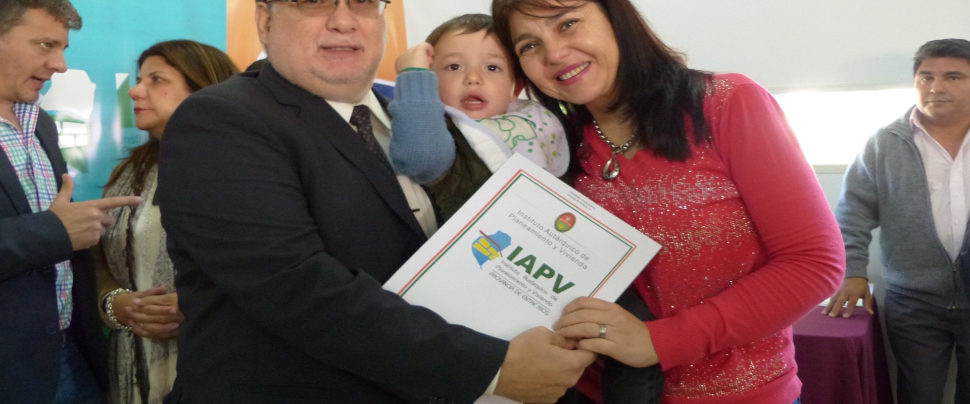 Se inauguraron viviendas del IAPV en Chajar&iacute; y Federaci&oacute;n