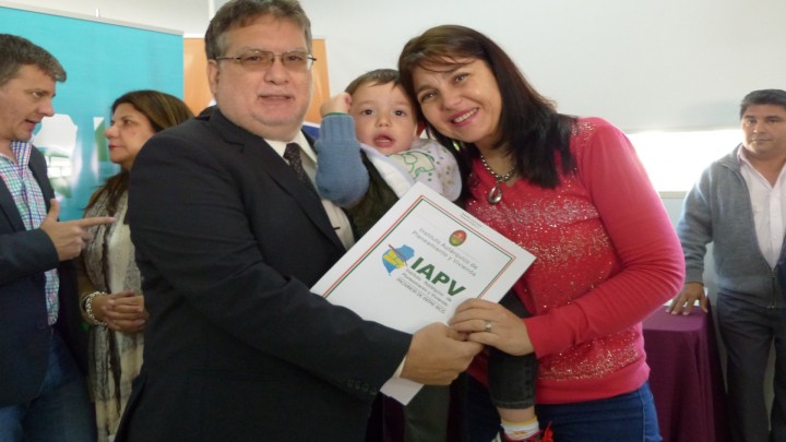 Se inauguraron viviendas del IAPV en Chajar&iacute; y Federaci&oacute;n